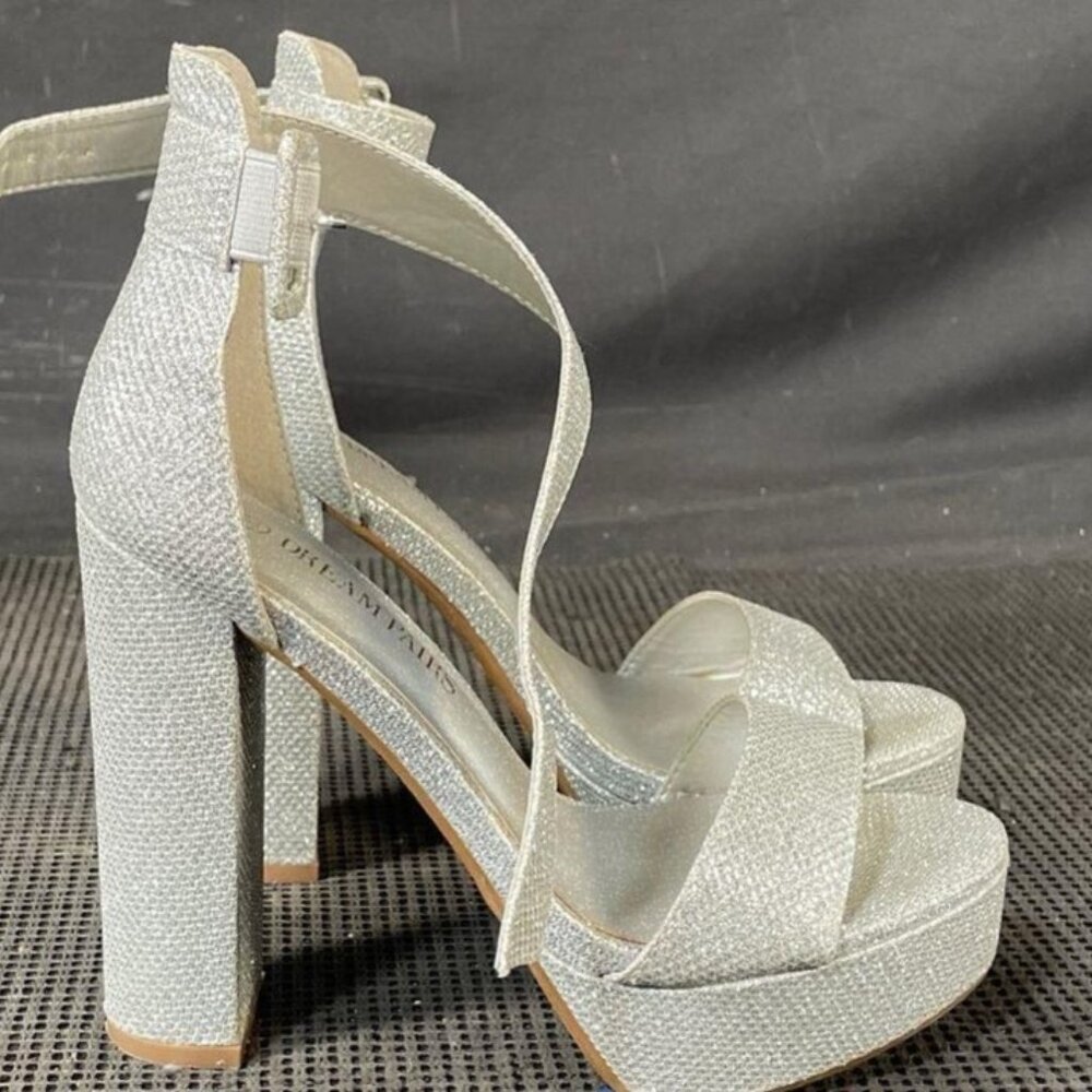 Dream Pairs Silver Glitter Platform Sandals – Size 5.5, Block heel